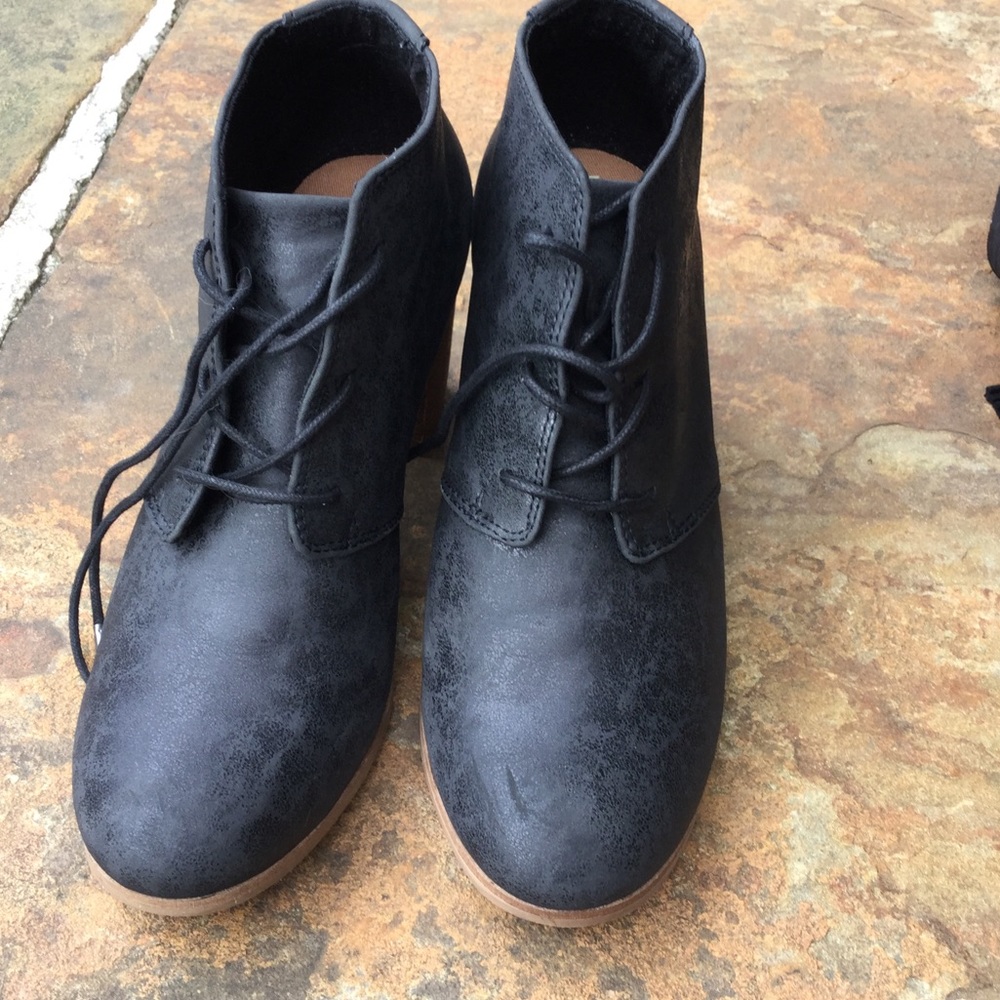 Toms black booties