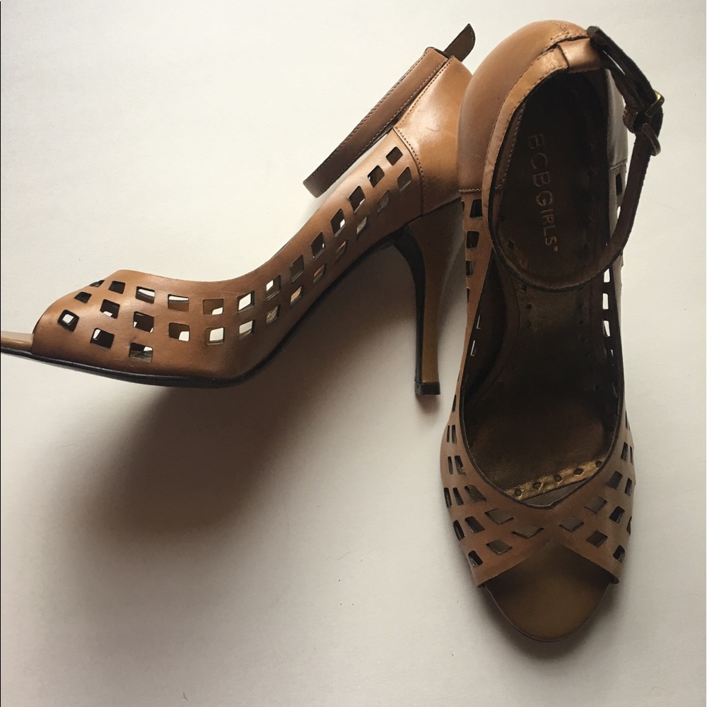 👠BCBGirls brown leather cutout peep-toe heels!👠