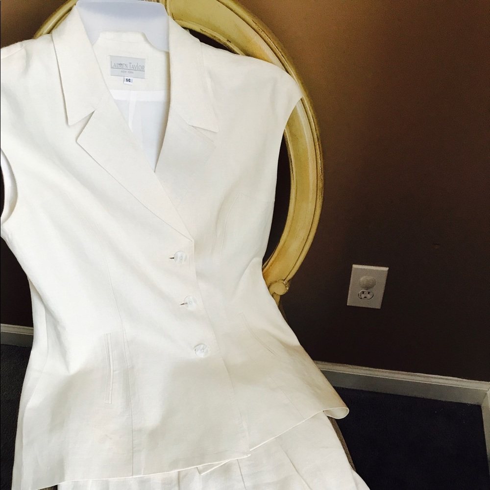 Lauren Taylor Sleeveless Linen Shorts Suit.