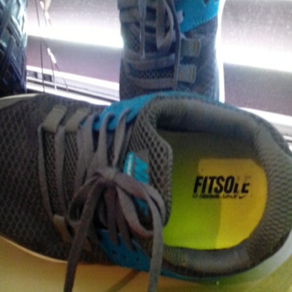 Nike - Picture 2 of 4