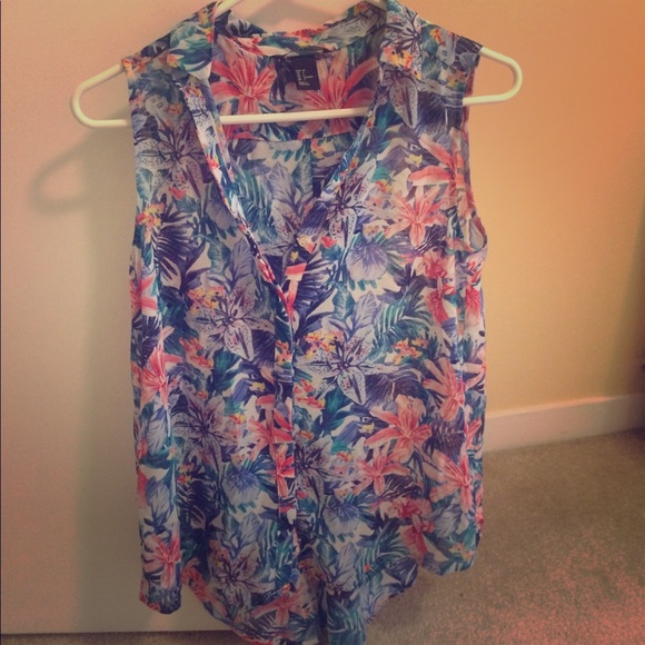 H&M sheer floral button down shirt *easy to bundle - Picture 1 of 5