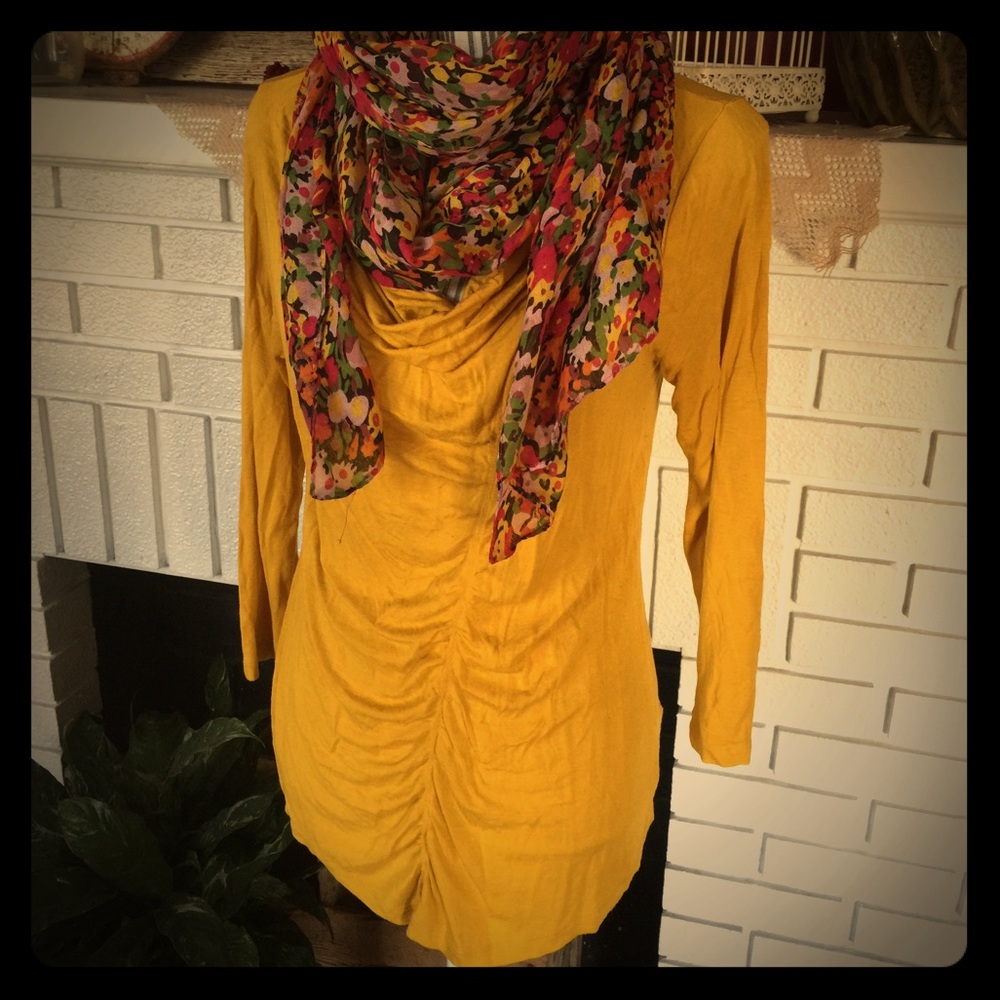 🍃Apostrophe Mustard Shirt!🍃