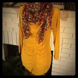 🍃Apostrophe Mustard Shirt!🍃