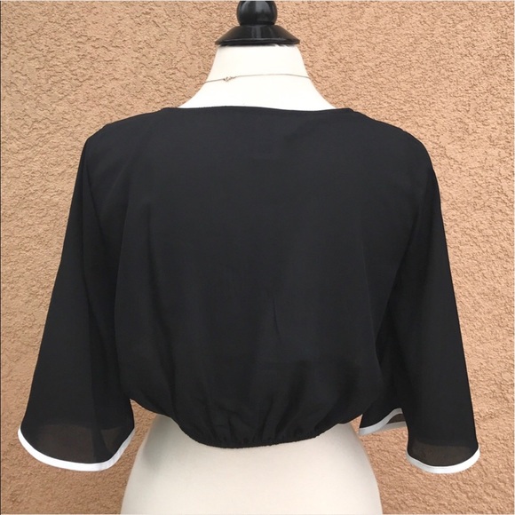 Cropped Ruffle Sleeve Top - Picture 5 of 5