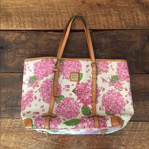 Dooney and Burke like new shopper tote
