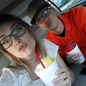 Meet your Posher, Dakota