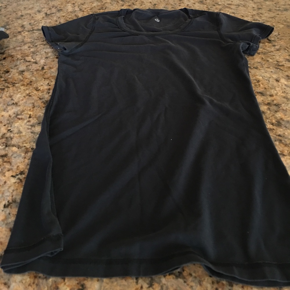 Lululemon black short sleeve top