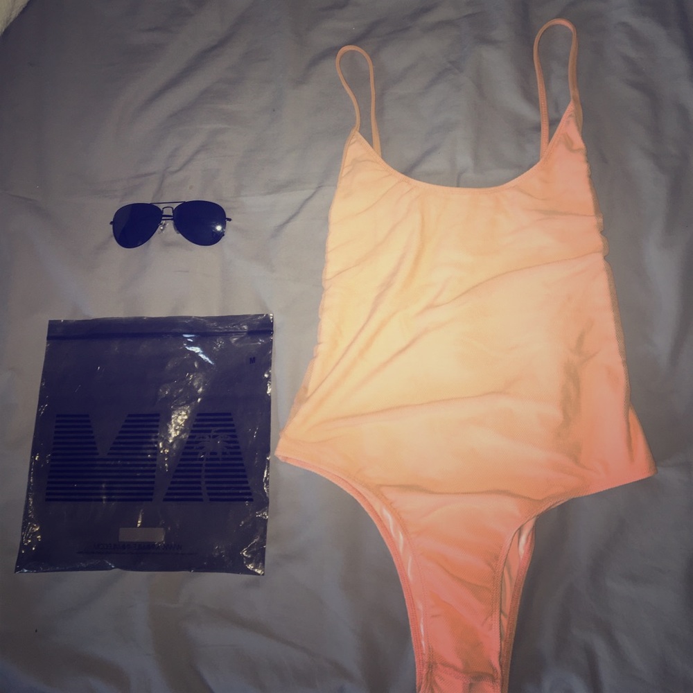 Minimale bathing suit