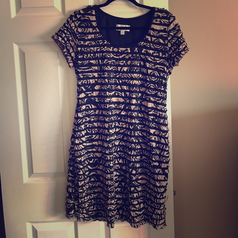 Form flattering Black and Tan dress size 12