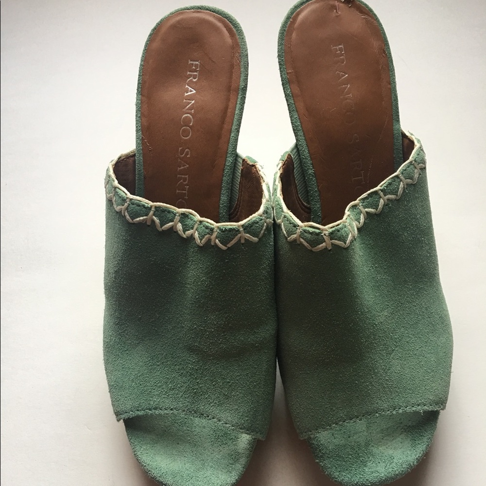 Fantastic Franco Sarto peep-toe open back wedges!