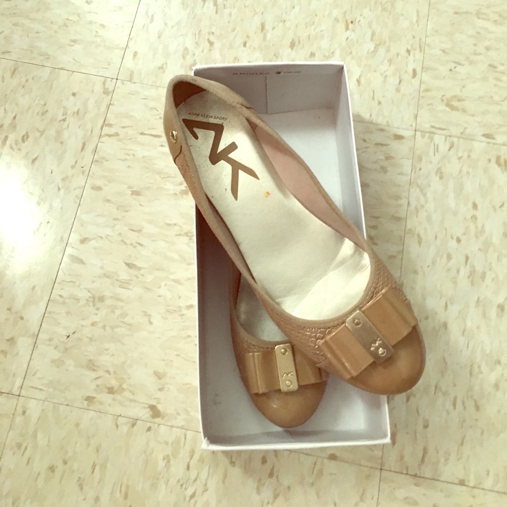 Anne Klein flats