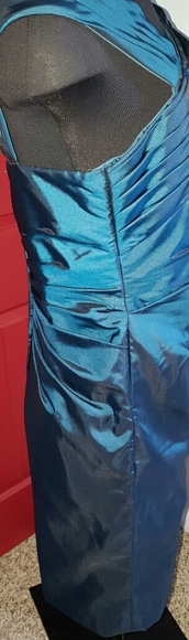 Dress - Picture 3 of 4