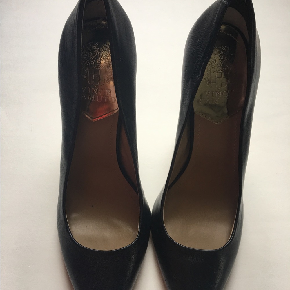 👠 Vince Camuto black pumps with wooden heel! 👠