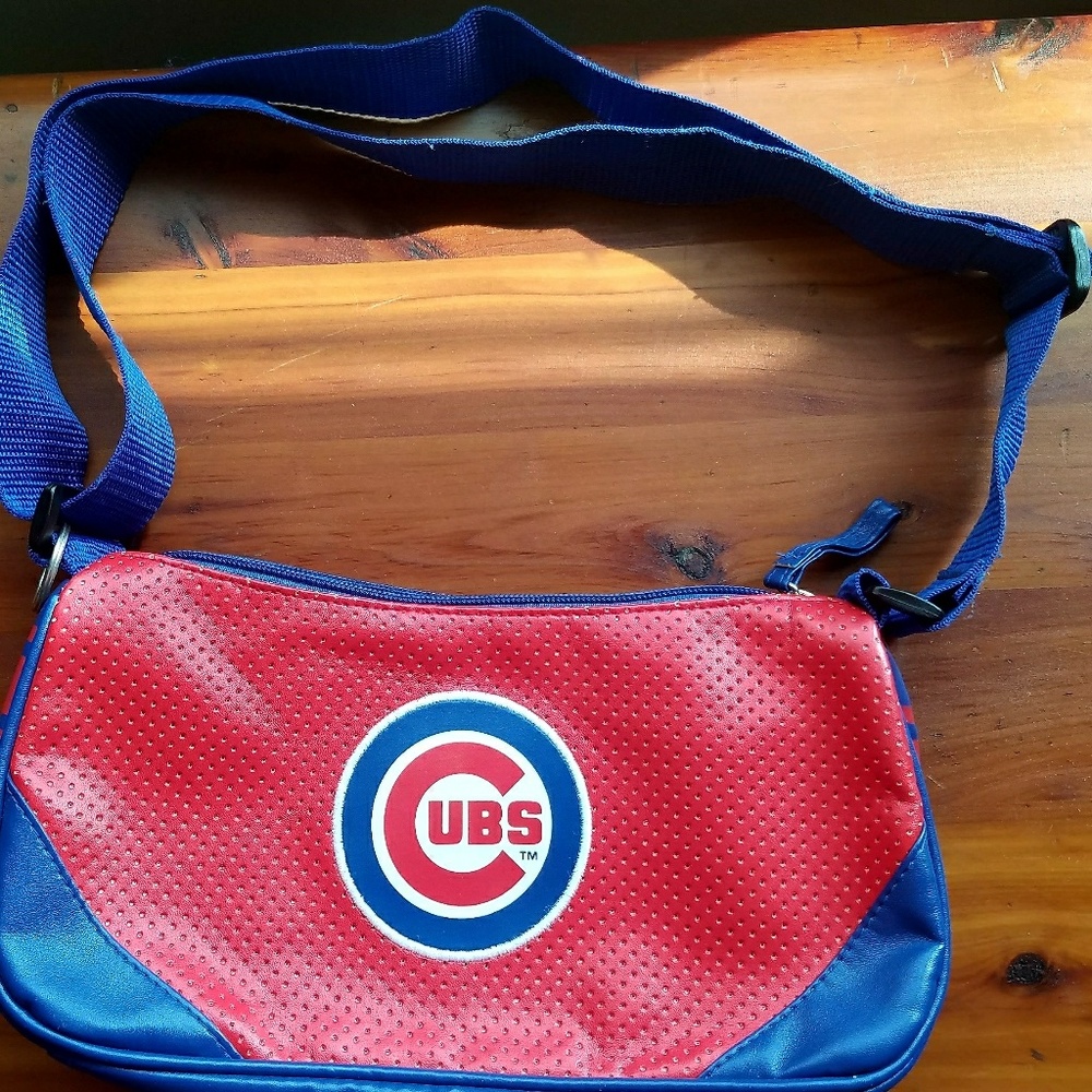 Cubs cross body purse. Like new!
