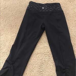 Price drop!!! Lululemon black capris
