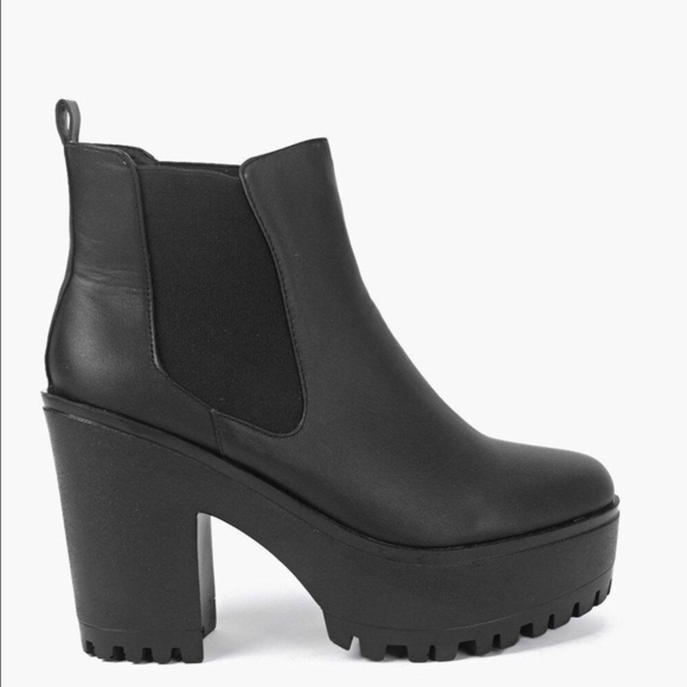 Black Platform Chelsea Boots - Coachella Chic