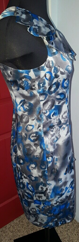 Dress - Picture 3 of 4