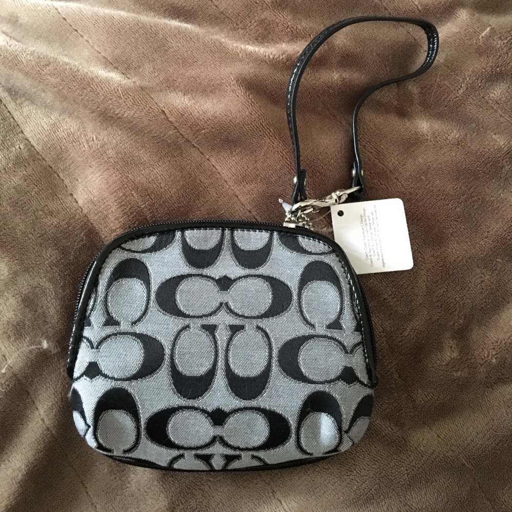 Coach wristlet - Picture 2 of 5