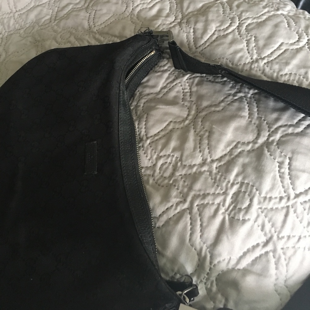 Black Gucci purse. - Picture 7 of 8