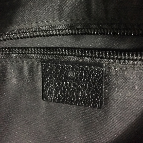 Black Gucci purse. - Picture 4 of 8