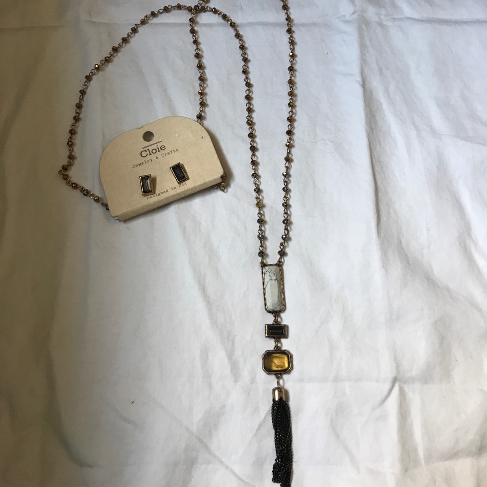 Necklace and earring set