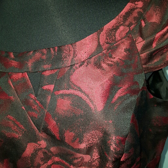 Dress - Picture 2 of 4