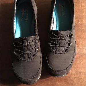 Skechers Relaxed Fit Slip on Size 9