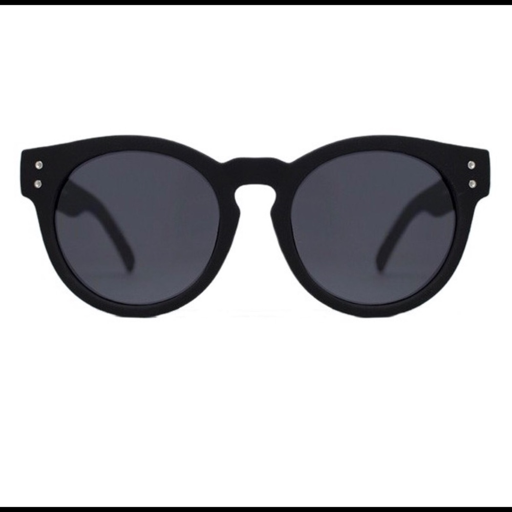 Quay matte black High Emotion.