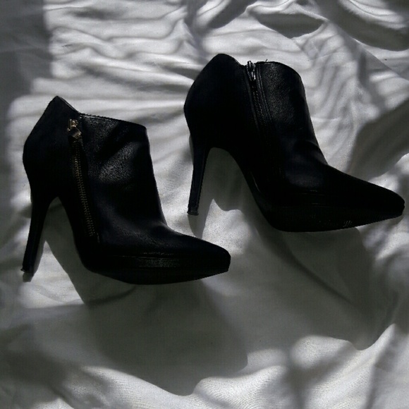 Limelight black booties - Picture 3 of 4