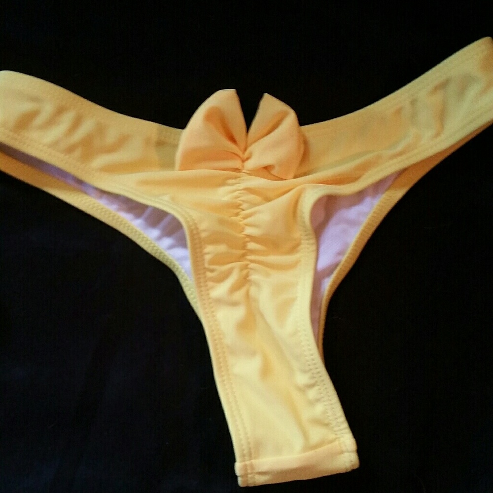 S O L D Cheeky bikini bottoms