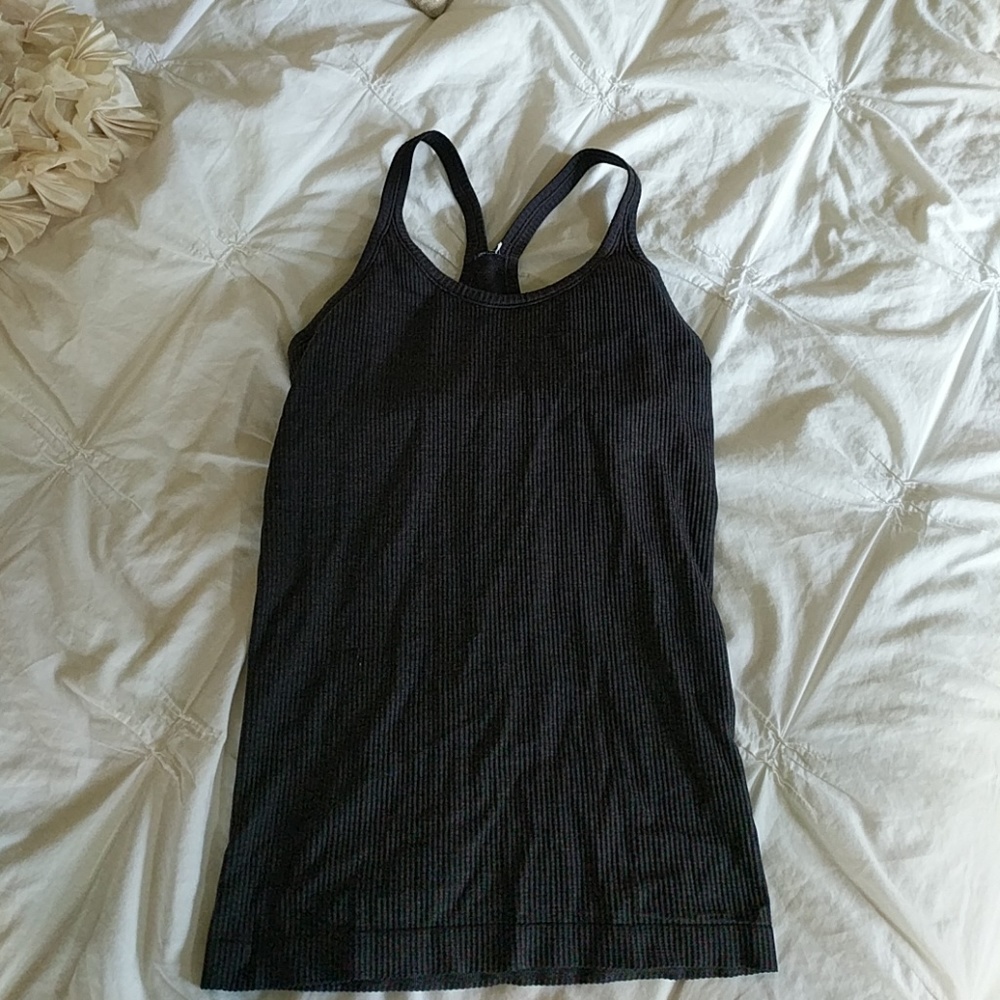 Lululemon black tank