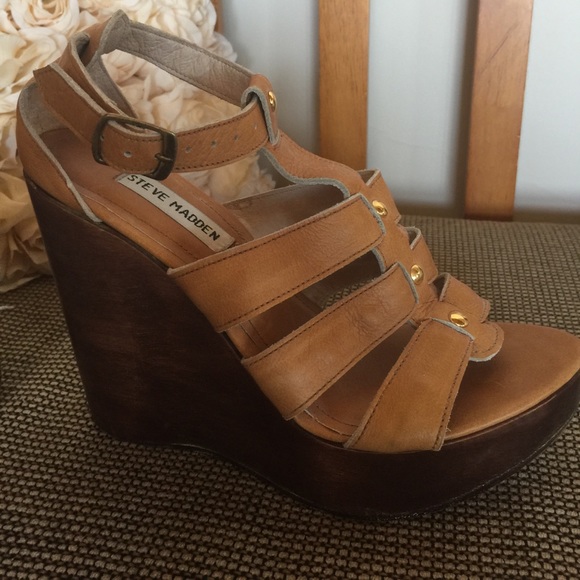 Steve Madden wood and leather wedges - Picture 3 of 7