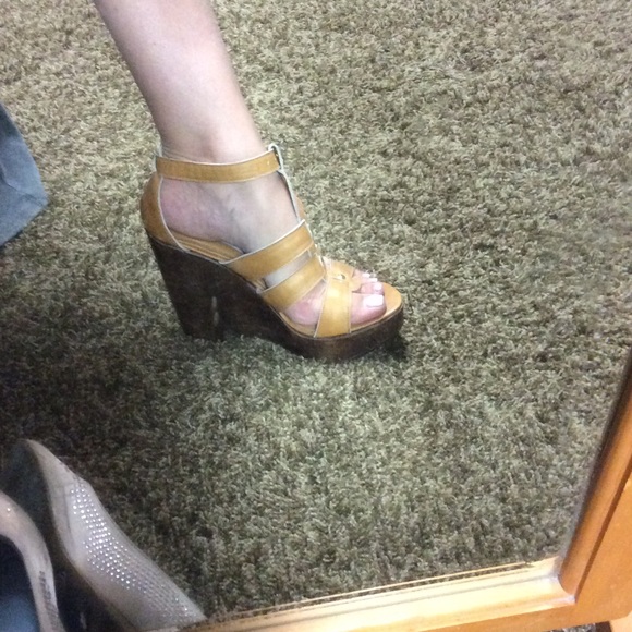 Steve Madden wood and leather wedges - Picture 5 of 7