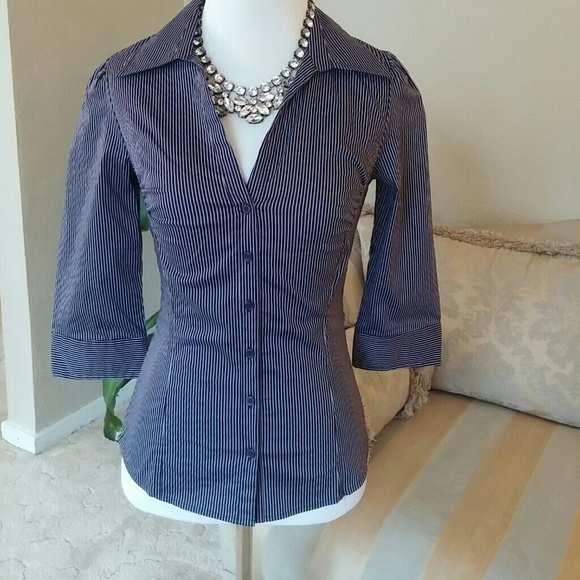 H&M Tops - H&M beautiful purple and grey pinstriped button up