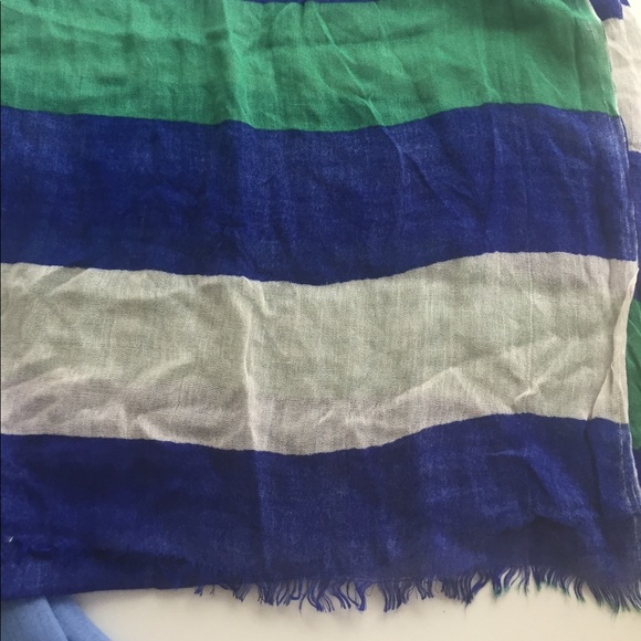 3 Spring scarves! - Picture 4 of 4