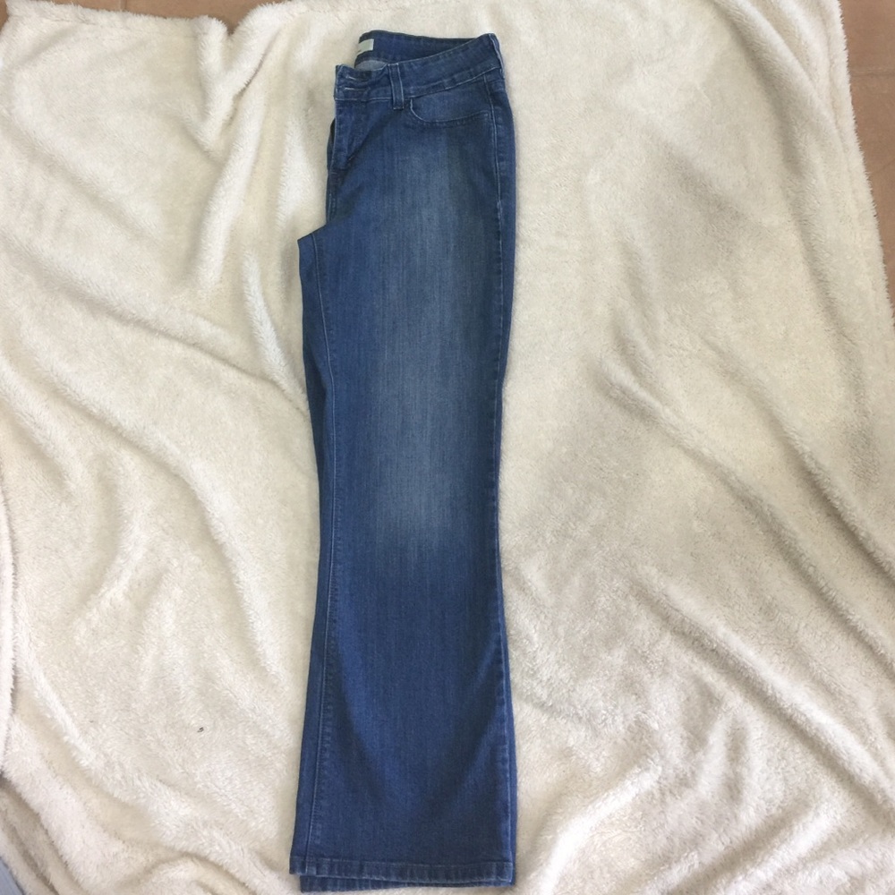 Levi's 526 slender boot jeans !!