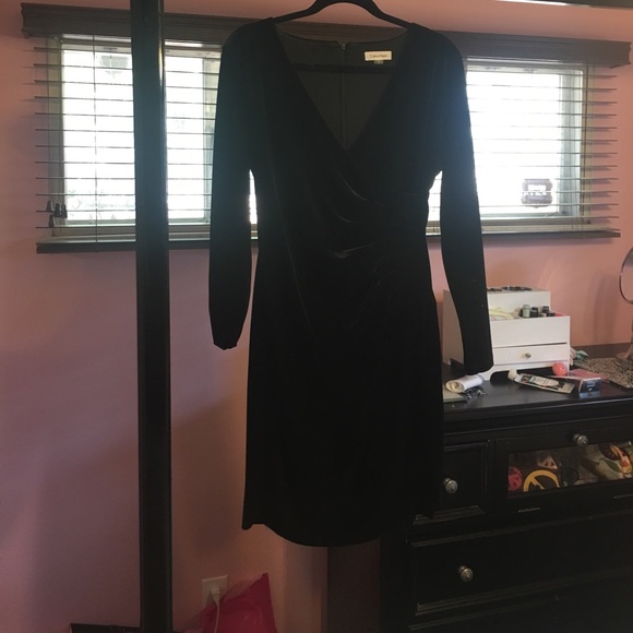 Calvin Klein Black Velvet V-neck Ruched Dress - Picture 1 of 4
