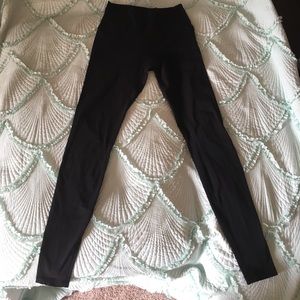 Lululemon wunderunder high rise black pants size 8