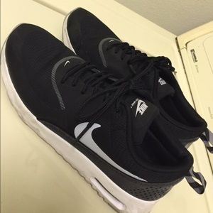 Women's NIKE Air Max Thea 😻