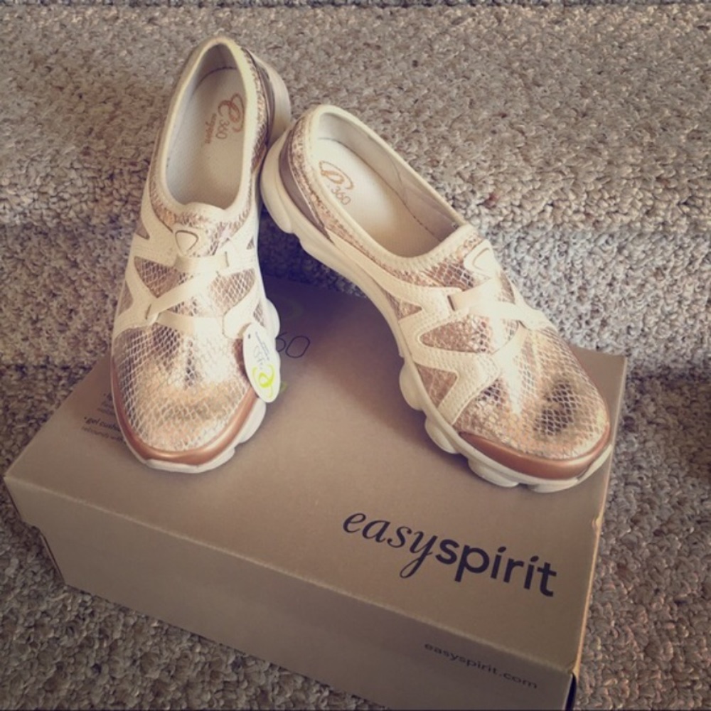 🎉FLASH SALE! comfy gold sneakers with gel inserts