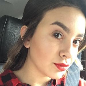 Meet your Posher, Caitlin