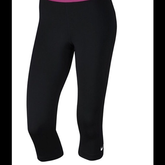 Nike. Baselayer Capri Pants - Picture 2 of 4
