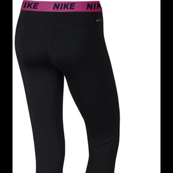 Nike. Baselayer Capri Pants - Picture 3 of 4