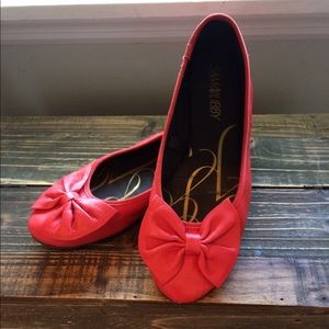 Red bow flats