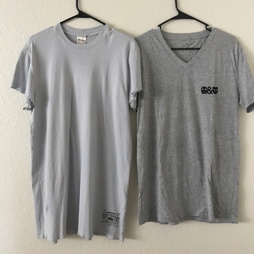 2 men's size Large shirts
