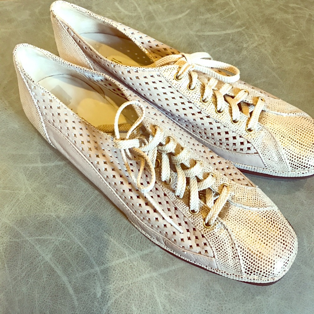 Gold Like new shoes - Picture 1 of 4
