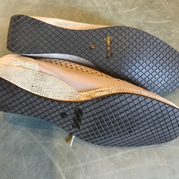 Gold Like new shoes - Picture 3 of 4