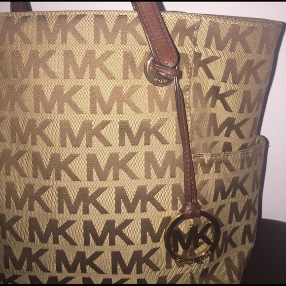 AUTHENTIC MICHAEL KORS PURSE/TOTE - Picture 2 of 8