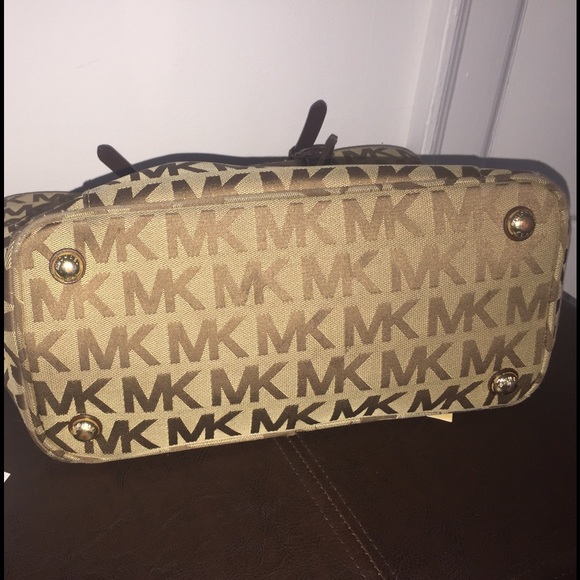 AUTHENTIC MICHAEL KORS PURSE/TOTE - Picture 8 of 8