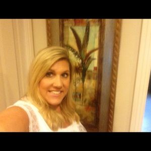 Meet your Posher, Debbie